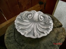 massives kleines Vogelbad Vogeltränke