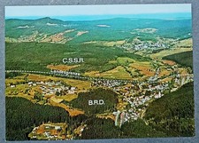 Ansichtskarte AK Postkarte : Böhm. und Bayer. Eisenstein mit Grenze Luftaufnahme