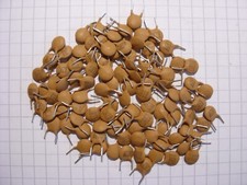 100 x Kerko 2,7N 2700PF 500V Kondensator RM=4,5mm Rest