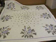 Weihnachten :  2 Decken  weiß lila Kerzen und Blumen  75 x 75 cm