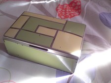 Vintage Art Deco Metall