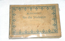 F01 Bibliothek D M C Alphabete