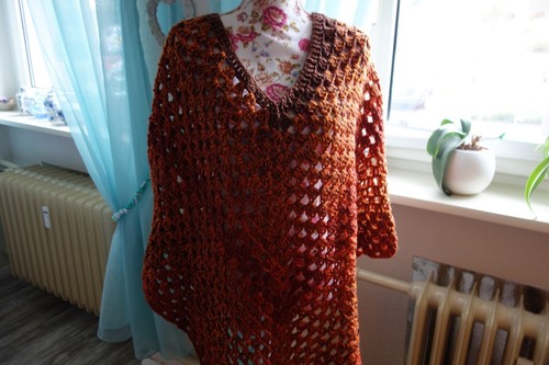 Selbstgehäkelter poncho cape - ,