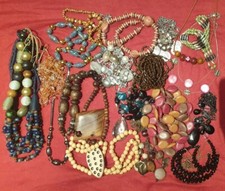 20 Ketten Modeschmuck - Holz