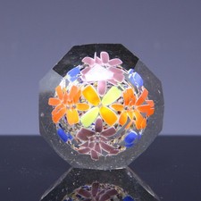 Briefbeschwerer / Paperweight