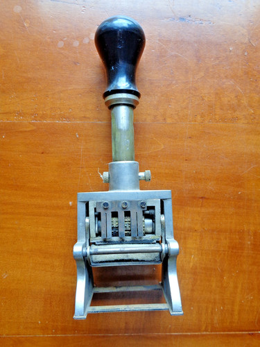 Alter metallstempel - alter,