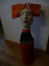 Große Pappmachefigur Frau