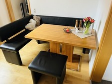 Eckbank mit Tisch und Hocker (Tisch 80 x 160 cm). Preis VB