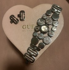 GUESS W10588L1 Damenarmbanduhr -Valentine Edition - Sammlerstück 