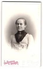 Fotografie Ch. Schalch & Ebinger, St. Gallen, Zur Börse, Schöne Dame mit gebund 