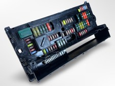 BMW 5er F01 F02 F10 F11 LCI Stromverteilung Sicherungskasten vorne 9252815