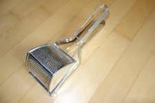 alte Kartoffelpresse