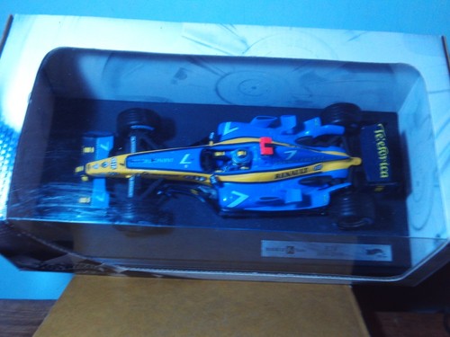 Hot wheels b6205 renault - 1/18,