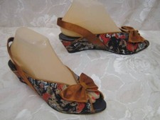 Peeptoe Wedge Sandalette 39