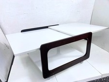 Ausziehbarer Couchtisch auf