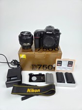 Nikon D7500 DSLR Digitale Spiegelreflexkamera + Objektiv NIKKOR 35mm