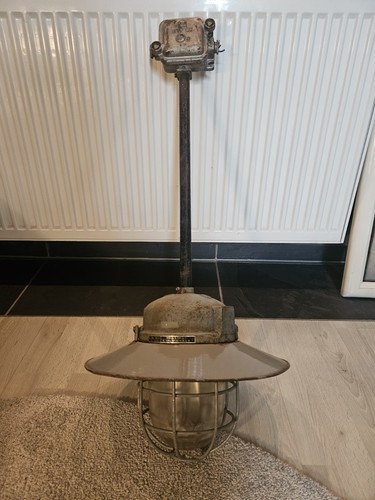 Antike bunkerlampe industrie - antike,