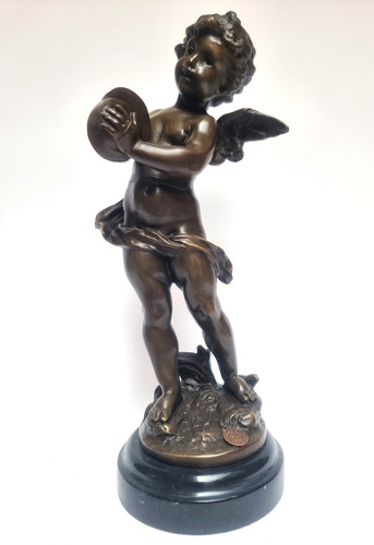 Bronzefigur putto spielt - bronzefigur,