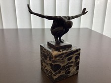 Bronzesculptur Bronzefigur Art Deco Antikstil Akt Athlet sign. Milo