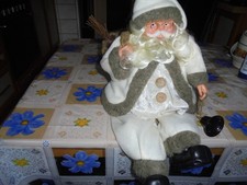 Weihnachtsmann 45cm sitzend Weihnachten Deko Figur Kantenhocker