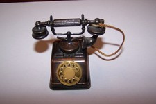 Altes Telefon mit Wählscheibe