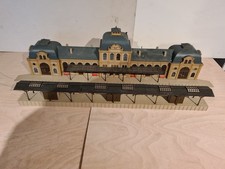 VOLLMER H0, Bahnhof Baden-Baden (3560) mit Bahnsteig (3559x3), gebr., besp.?!?