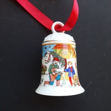 Hutschenreuther, Weihnachtsglocke "Beim Hufschmied" 2014, top