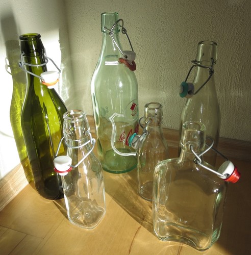 Leere schöne glasflaschen - schöne,