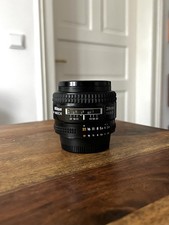 Nikon AF Nikkor 28mm f/2.8 D