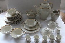 Kaffee- Teeservice 6 Personen Elfenbein mit Goldrand 27 Teile Neuerer  U.S. Zone