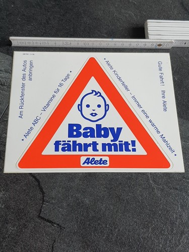 Baby fährt mit alete - ,