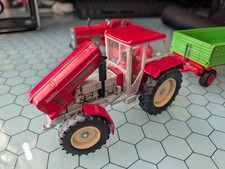 Traktor Modell 1:32 Siku