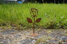 Rose mit Platte in Edelrost Blume Gartenfigur Rost