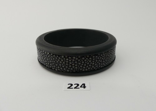 224 exklusiver - 224),