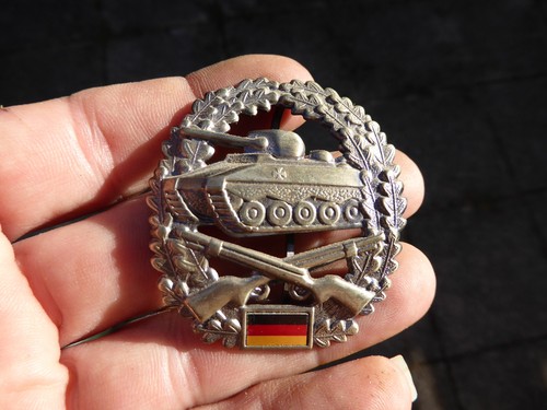 Altes barett abzeichen - barett,