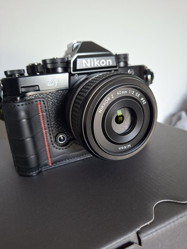 Nikon schwarz mit nikkor - zf,