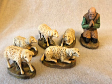 antike Krippenfiguren Hirte mit 5 Schafen Gips