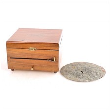 Antike Adler Spieluhr aus