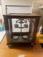 Präzisionswaage alt. Antik JNo 2743 Apothekerwaage Feinwaage