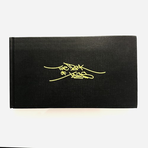 The book tags graffiti buch - book,
