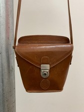 DISSER Schulter-Bag Hartleder Handtasche Umhängetasche Fernglas-Box Cognac Braun