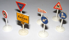 Wiking HO Verkehrszeichen Verkehrsschilder Fuß flach altes original WM !