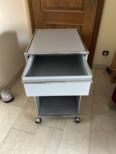 USM Haller - Rollcontainer mit einer Schublade, 2 offene Fächer