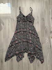 Kleid, Gr. 40/42, Zipfel, Gina