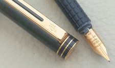 Waterman Füllfederhalter "Exclusive" mit 18ct Goldfeder, Griffstück beschädigt.