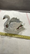 alter Porzellan Schwan mit Rosen Krone Dresden - ca. 1970 - gut erhalten