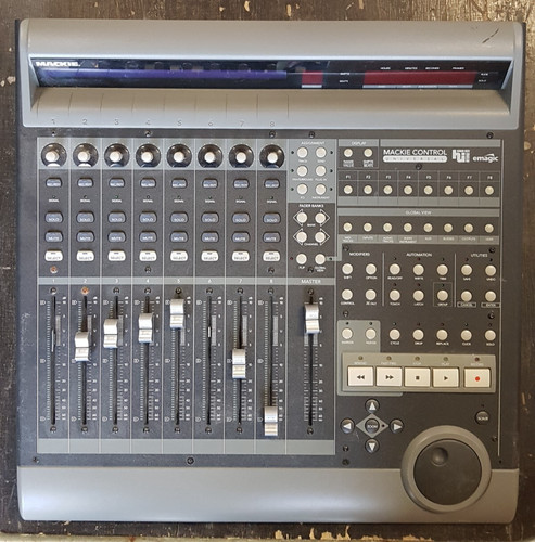 Mackie control universal daw - mackie,