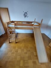 Paidi Hochbett mit Rutsche, Lattenrost, Matratze und schräger Griffleiter. 