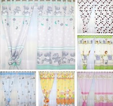 Vorhänge mit Schlaufen für