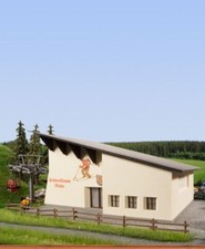 BRAWA 6343 Gebäudebausatz Hahnenkamm, Berg- und Talstation, Spur H0